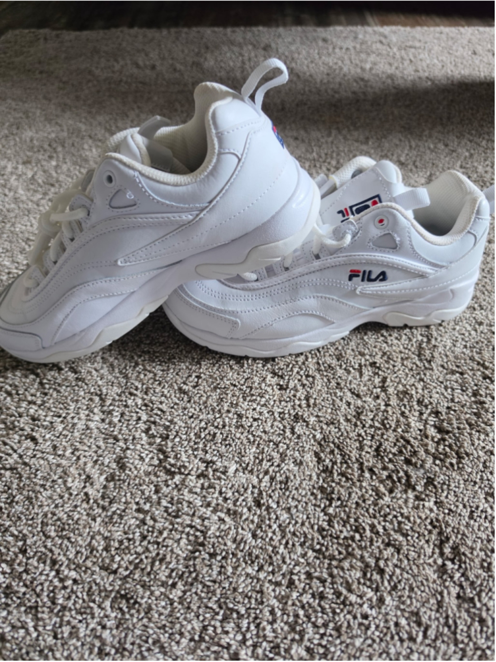 FILA Women’s Size 7 White Disruptor Style Chunky Sneakers 5CM00783-125